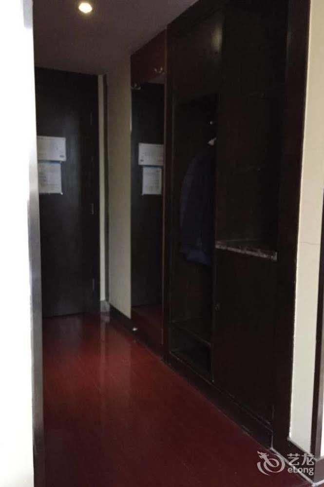 Hanting Express Shanghai Lujiazui Minsheng Road Exterior photo